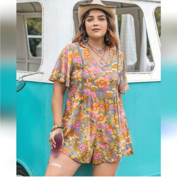 rusttydustty Pants - RusttyDustty - Floral V-Neck Romper